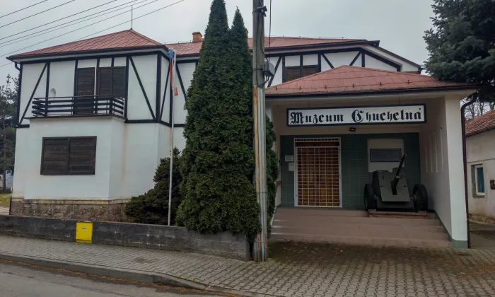 Kaple svatého Kříže, hrobka rodiny Lichnovských