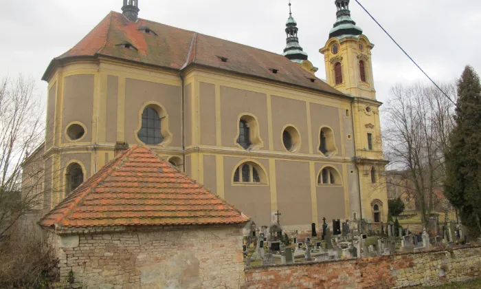 Kostel Nanebevzetí Panny Marie (Ročov)