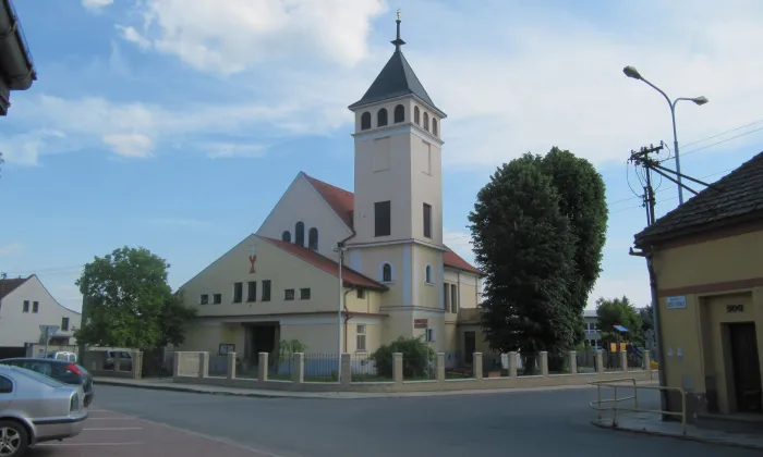 Kostel Nanebevzetí Panny Marie a svatého Jana Nepomuckého