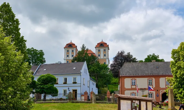 Kostel Narození svatého Jana Křtitele ve Valči