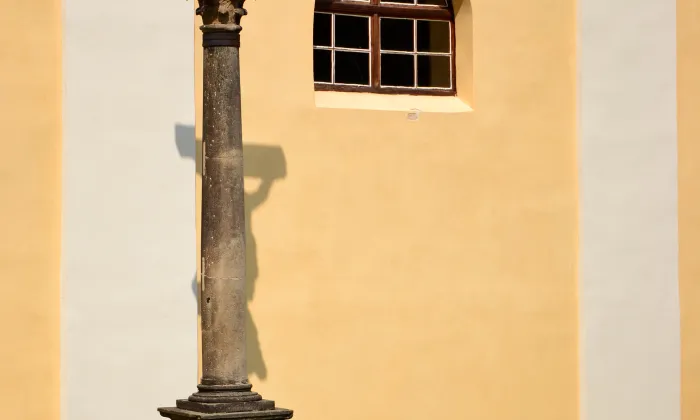 Kostel Nejsvětější Trojice (Místo)