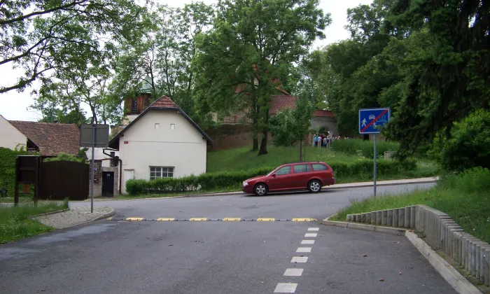 Kostel Stětí svatého Jana Křtitele v Dolních Chabrech