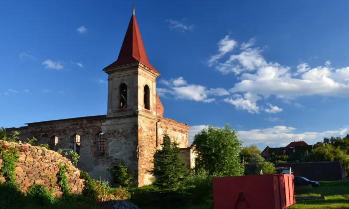 Kostel svatého Michaela archanděla (Všestudy)