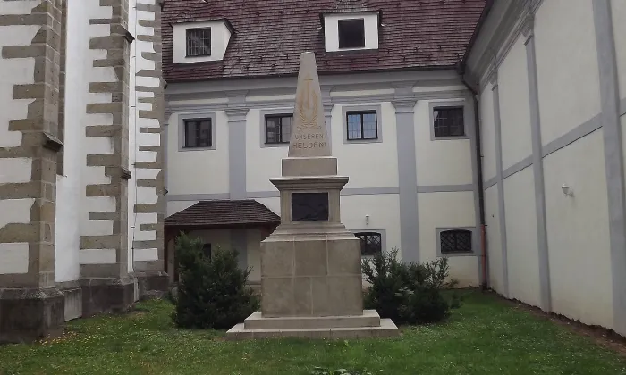 Kostel svatého Petra a Pavla (Nové Hrady)