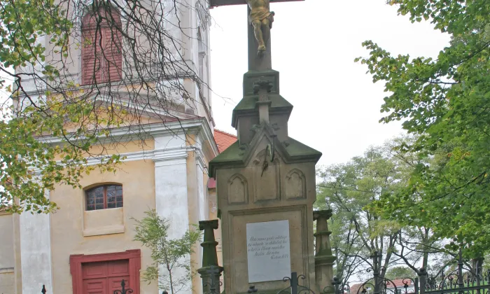 Kostel svatého Petra a Pavla (Jeníkovice)