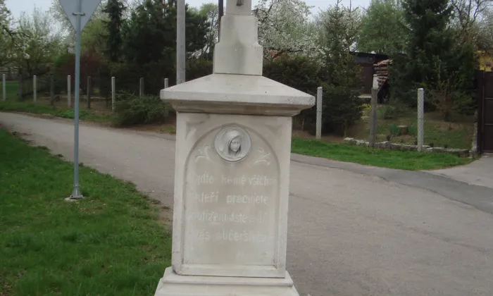 kaple svaté Anny (Lesní Hluboké)