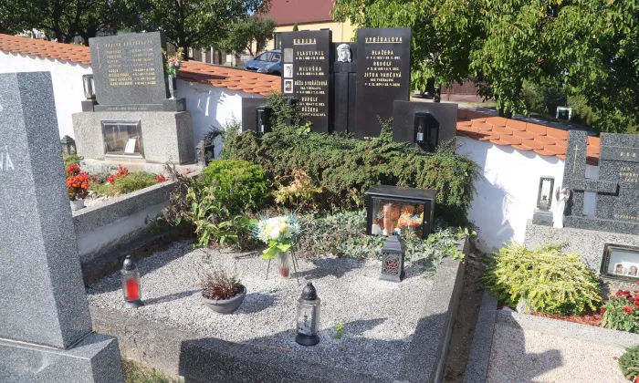 kostel svatého Petra (Krahulov)
