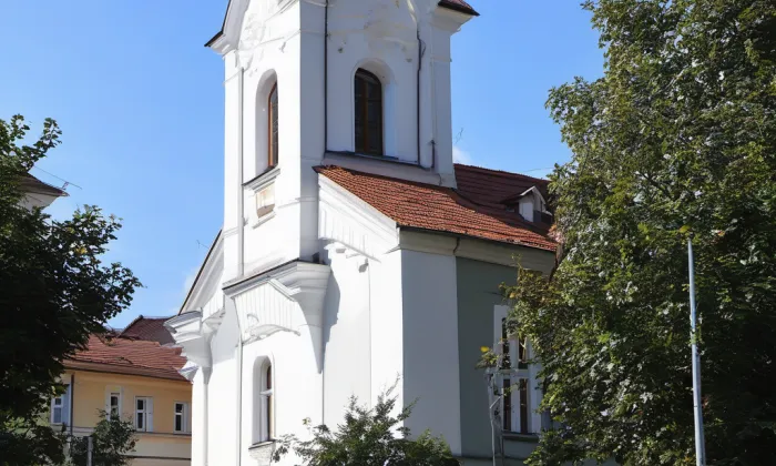 evangelický kostel v Libčicích nad Vltavou – autumn