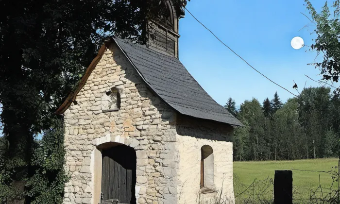kaple svatého Cyrila a Metoděje (Kunratice) – noc