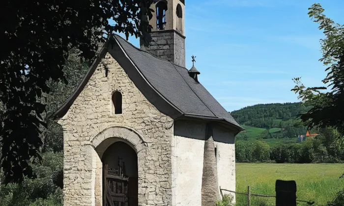 kaple svatého Cyrila a Metoděje (Kunratice) – summer