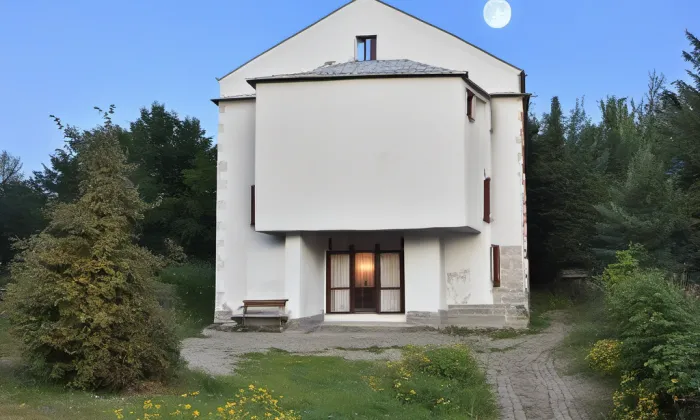 kaple svatého Otce Pia X. – noc