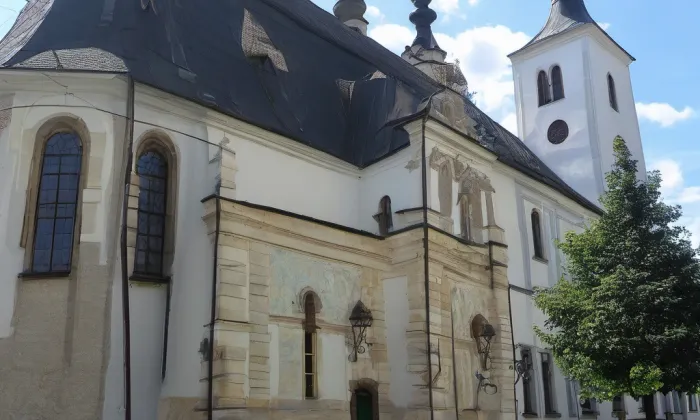 kostel Nanebevzetí Panny Marie (Uničov) – noc