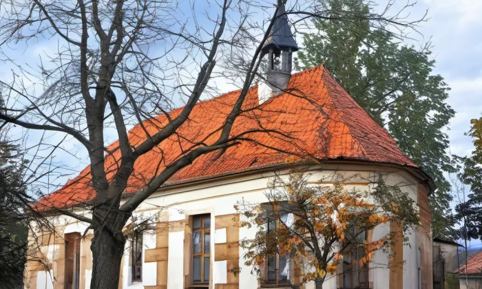 Kostel Nejsvětější Trojice (Rakovník II) – autumn