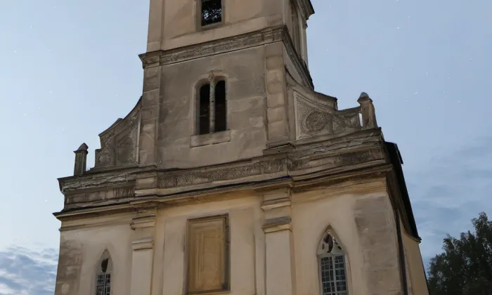 Kostel svaté Kateřiny (Bořislav) – noc