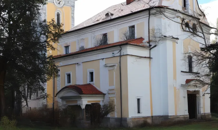 Kostel svaté Kateřiny Alexandrijské (Sloup v Čechách) – noc