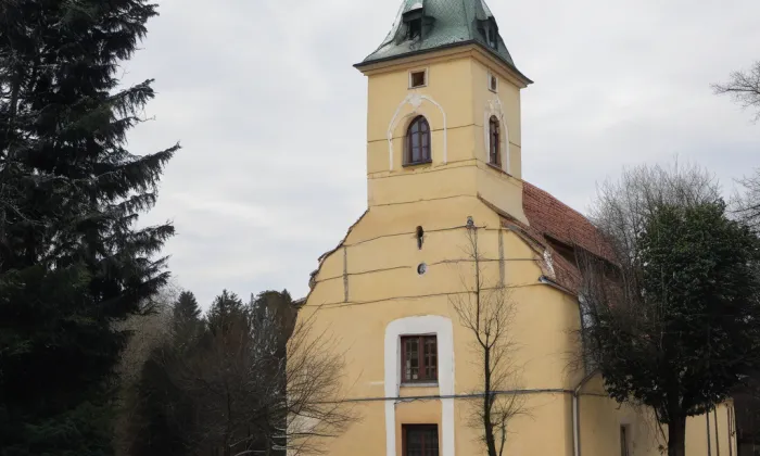 Kostel svatých Andělů strážných (Nivnice) – spring