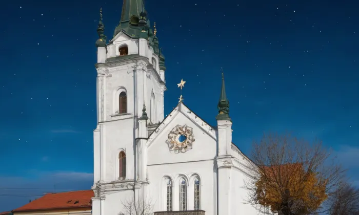Kostel svatých Fabiána a Šebestiána v Zákupech – noc