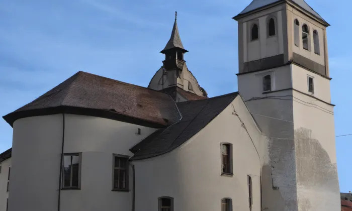 Kostel svatých Petra a Pavla (Volenice) – winter