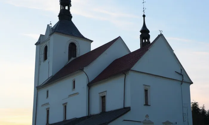 kostel svatého Bartoloměje (Pošná) – noc