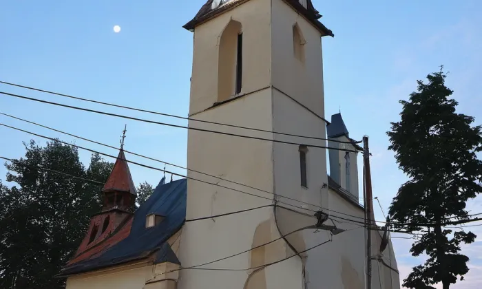 Kostel svatého Cyrila a Metoděje (Podivice) – noc