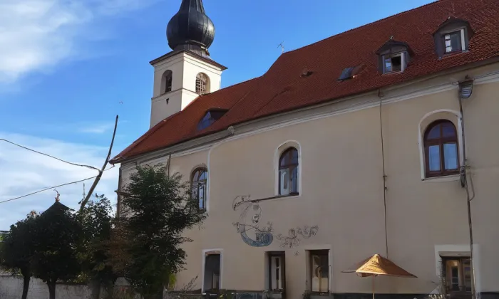 kostel svatého Filipa a Jakuba (Pavlice) – summer