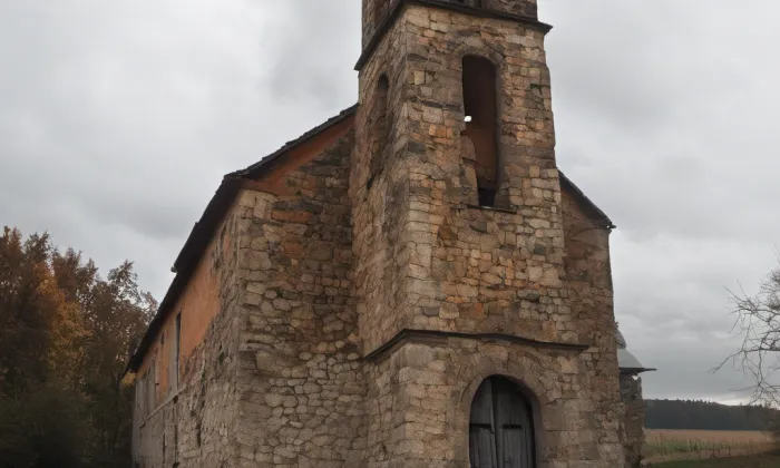 Kostel svatého Jakuba apoštola (Mrzlice) – autumn