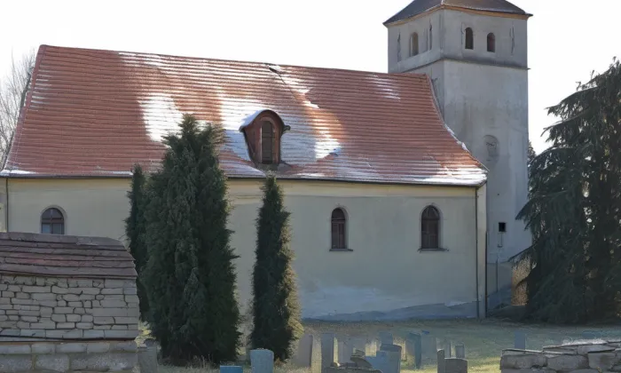 kostel svatého Jošta (Dolní Pertoltice) – winter