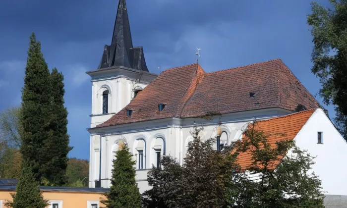 kostel svatého Martina (Bošilec) – autumn