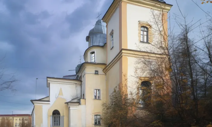 Kostel svatého Martina (Markvartice) – autumn
