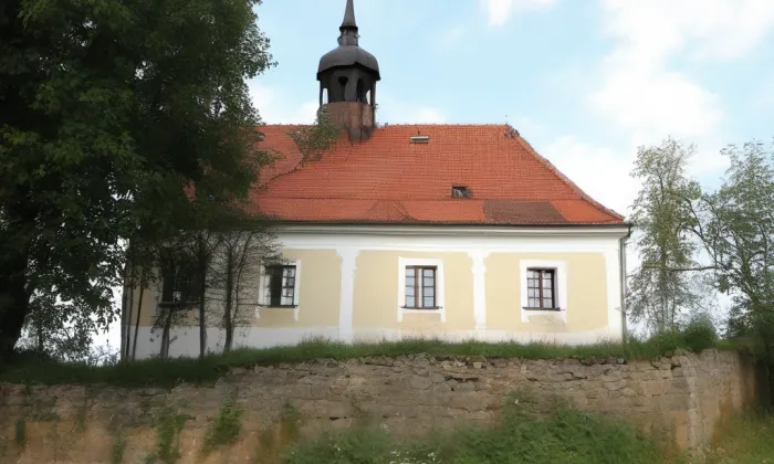 kostel svatého Mikuláše v Němčicích – noc