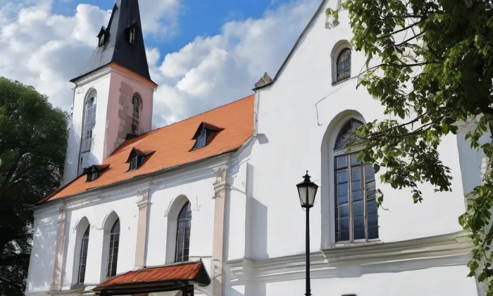 Kostel svatého Mikuláše ve Vacově – autumn