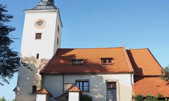 Kostel svatého Petra a Pavla (Budětice) – summer