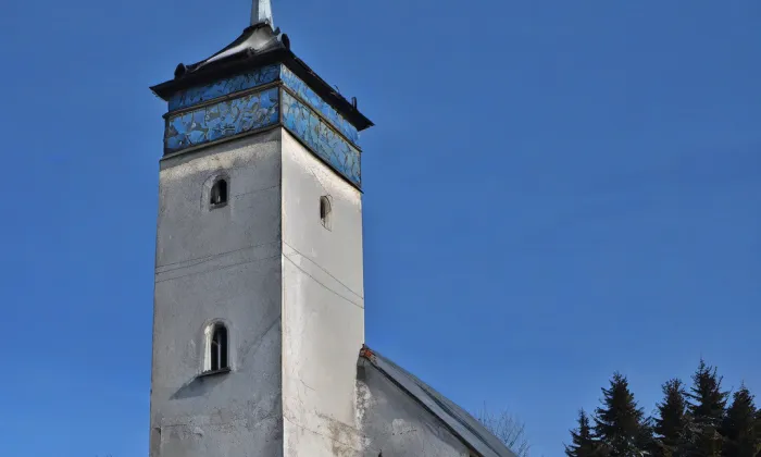 Kostel svatého Petra a Pavla (Ludvíkov pod Smrkem) – winter