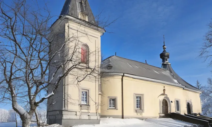 kostel svatého Václava (Činěves) – winter