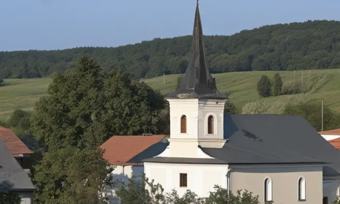 kostel svatého Václava (Radešínská Svratka) – noc