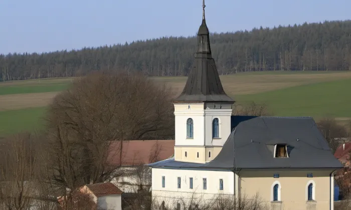 kostel svatého Václava (Radešínská Svratka) – winter