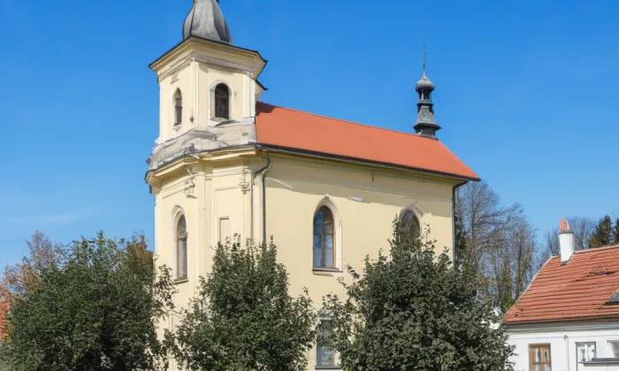 Kostel svatého Václava (Veliš) – winter