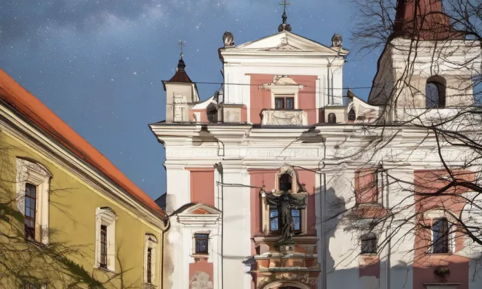 Kostel svatého Václava v Bělé pod Bezdězem – noc