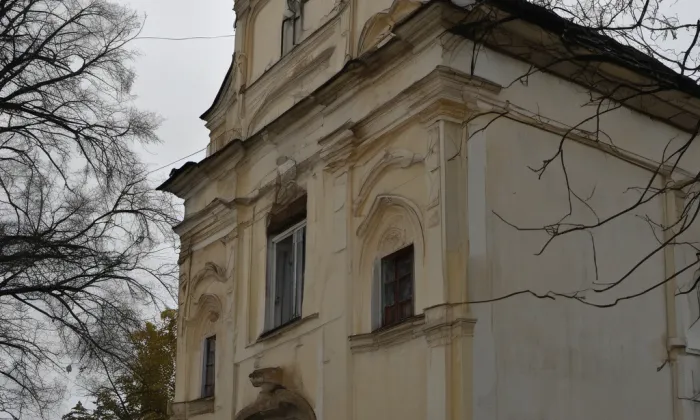 Kostel svatého Víta (Tuchoměřice) – autumn