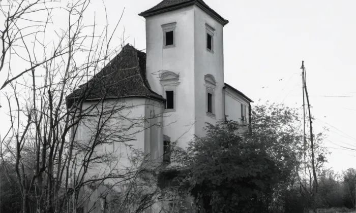 Kostel Všech svatých (Albrechtice) – summer