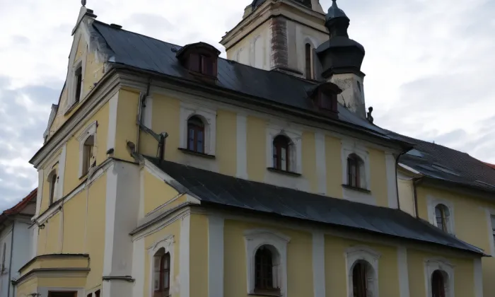 Kostel Všech svatých (Stříbro) – noc