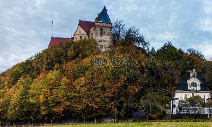 Oltářík – noc