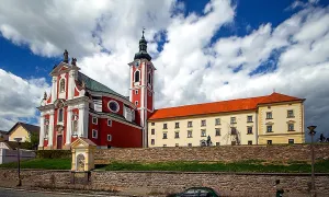 Klášter a zámek v Pacově