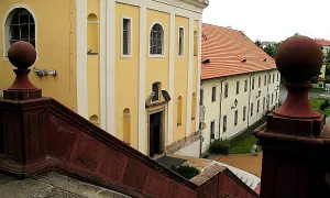 Kostel Zvěstování Panny Marie (Ostrov)